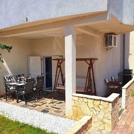 Tarita Apartment *